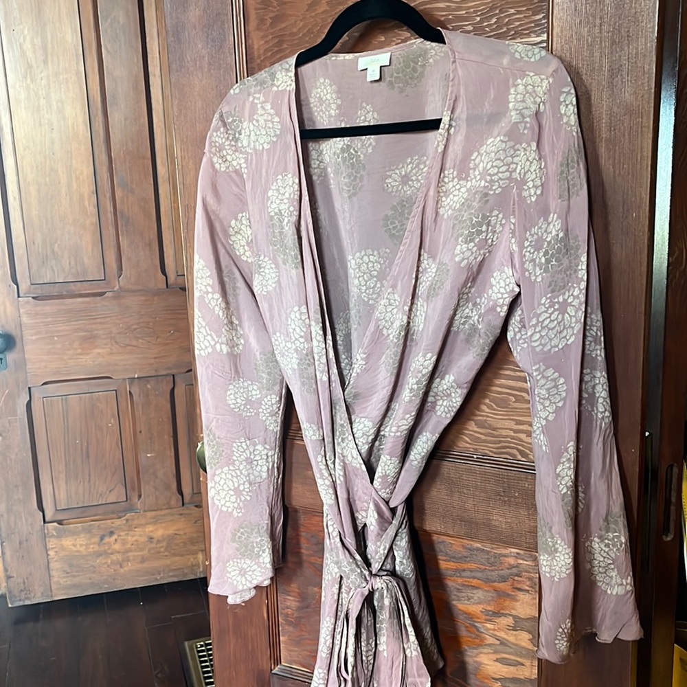 Medium, J.Jill Kimono. Soft, lightweight, cute with a cami underneath.